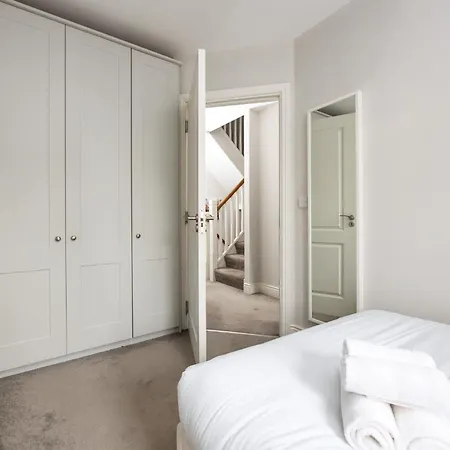 Сasa de vacaciones Modern New Build In Dublín