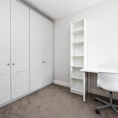 بيت للعطل Modern New Build In Dublin