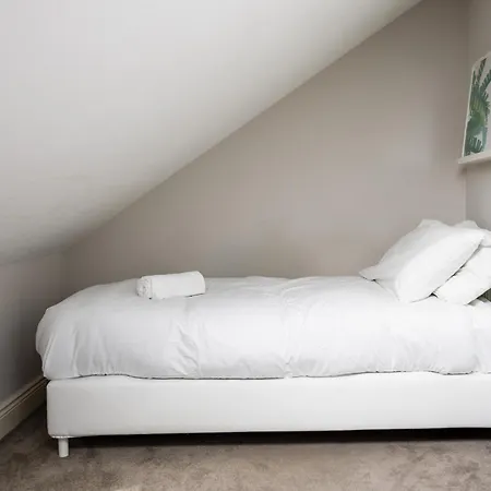 Modern New Build In Dublin Holiday home