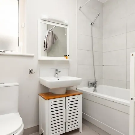 Modern New Build In Dublin دبلن