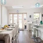 Modern New Build In Tatil Evi